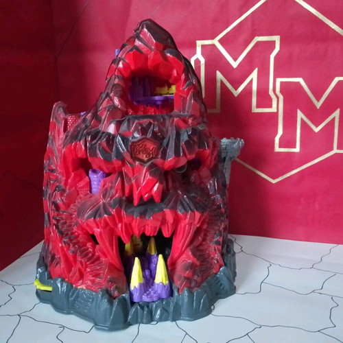 Mighty Max Trapped in Skull Mountain like new, only with the crab