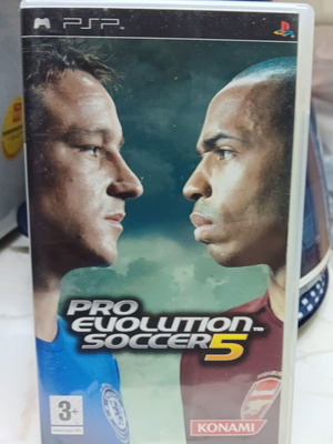 Pro Evolution Soccer 5 PSP like new