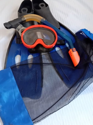Complete snorkeling set used with fins 37-38, mask, snorkel, and carrying bag