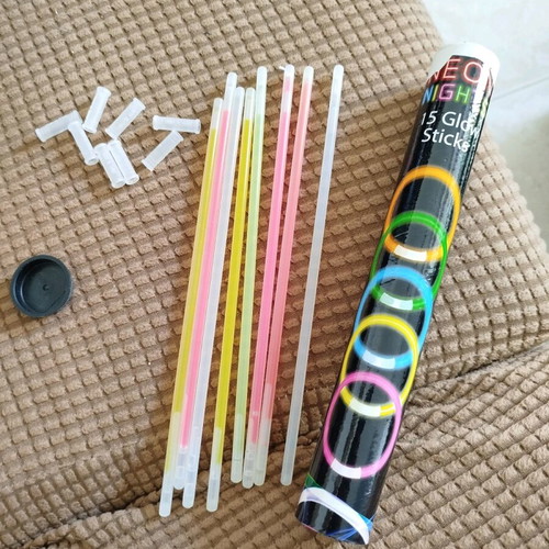 Glow-in-the-dark bracelets, pack of 8 pieces