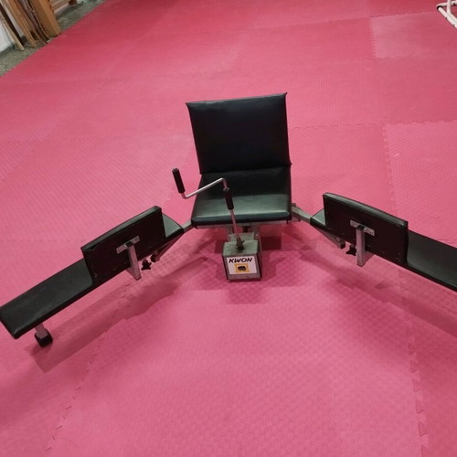 Leg opening machine like new for martial arts and yoga