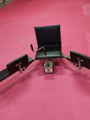 Leg opening machine like new for martial arts and yoga