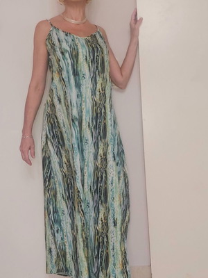 Sleeveless maxi dress like new, multicolored, size L
