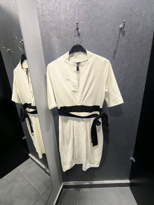 Rainbow midi dress off-white with black belt like new