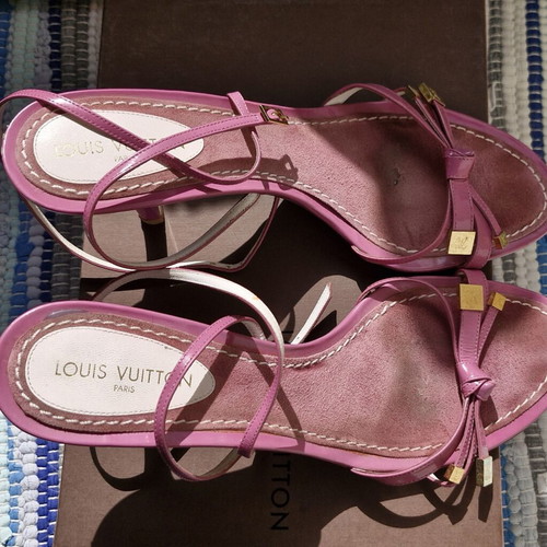 Louis Vuitton pink sandals with bows, size 39.5, 9 cm heel