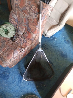 Fishing net kep like new with aluminum handle and foldable head