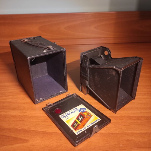 Agfa camera used, includes case, vintage decor