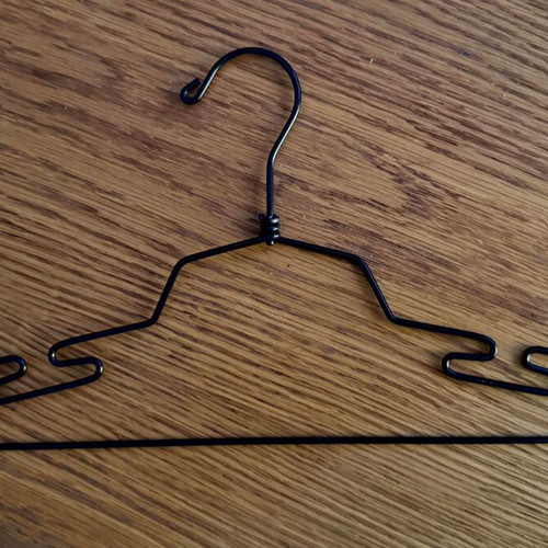 Metal hangers like new, pack of 30, black color