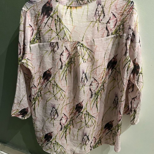 Women's pink shirt-blouse like new with bird patterns