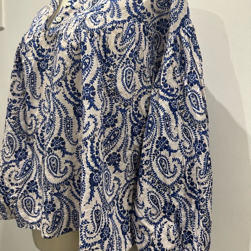 Spring shirt size M like new, unworn