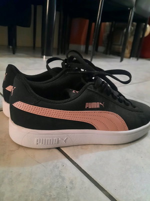 Puma athletic shoes new, size 38, black