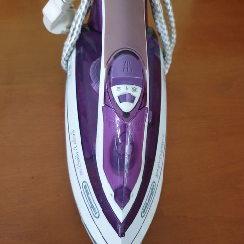 Delonghi EasyTurbo 8 steam iron used, 2300w, Antical, Auto On-Off