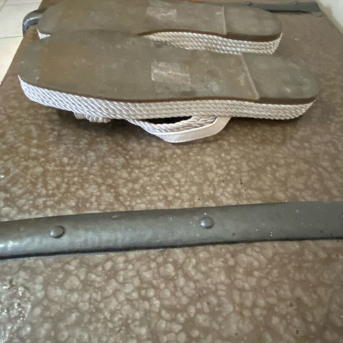 Summer flat sandal beige like new, leather with rope size 38