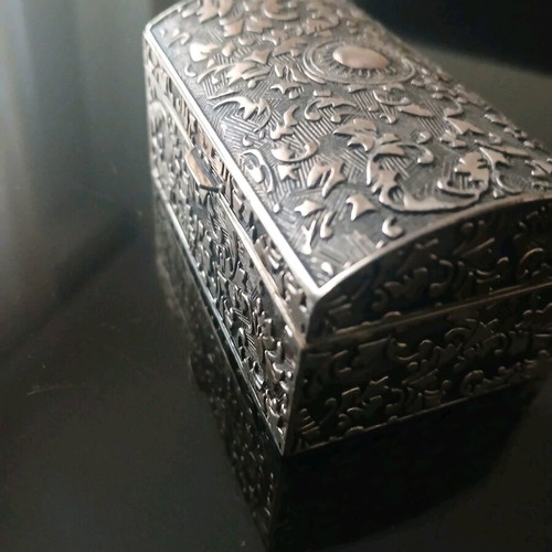 Small jewelry box like new, 8x5x4.5cm