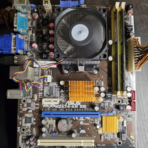 Motherboards Intel e8500 4GB amd athlon ii x2 240 4GB e7500 2GB used