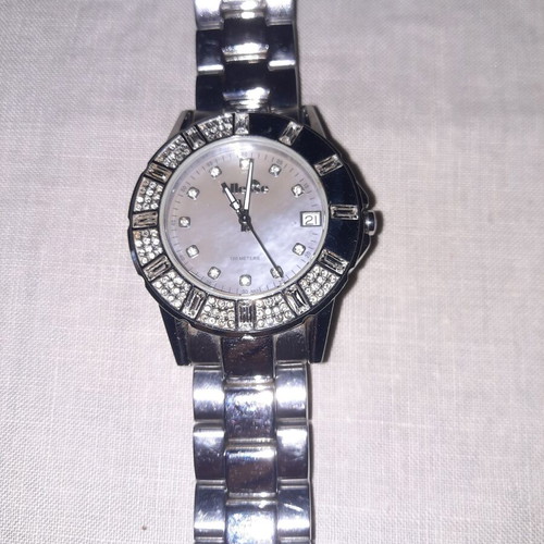 Ellesse women's watch like new with steel case and bracelet