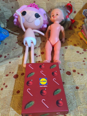 Dolls used with puzzle pack