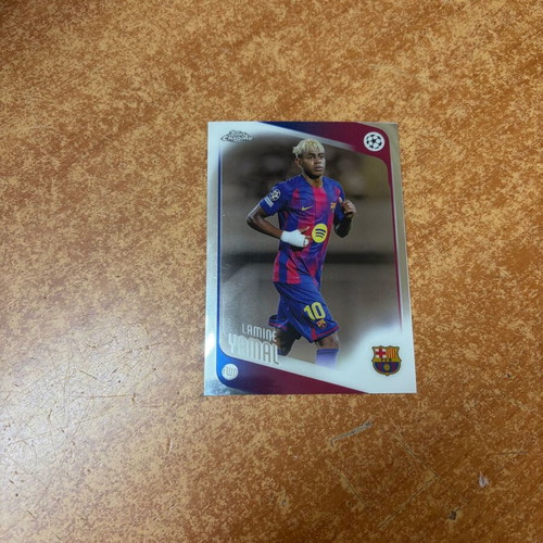 2025-26 Topps Chrome UCC Lamine Yamal Barcelona Base Card new