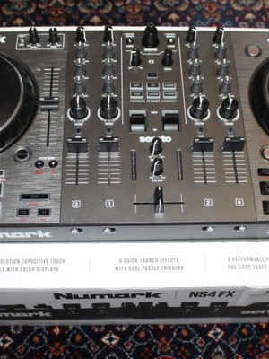 Numark NS-4FX DJ Controller 4-channel like new with screen