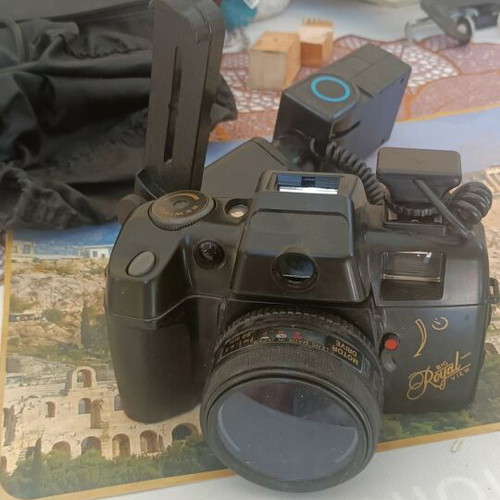 Sony Big Royal View camera new with carrying case and detachable flash