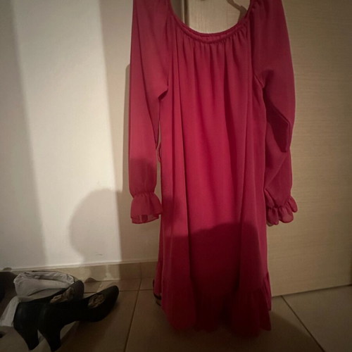 Fuchsia dress like new, airy summer style with silver belt