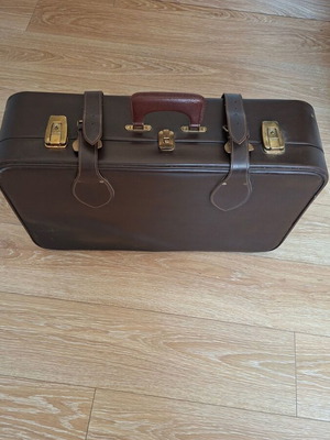 Vintage suitcase like new, brown