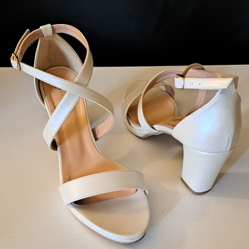 Stefania sandals with 8 cm heel pearl color like new