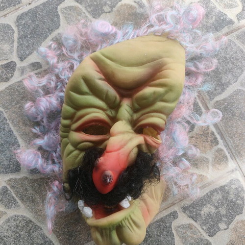 Carnival mask like new