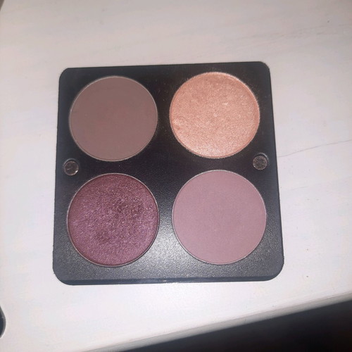 WABI Eyeshadow Palette with 4 Purple Shades like new