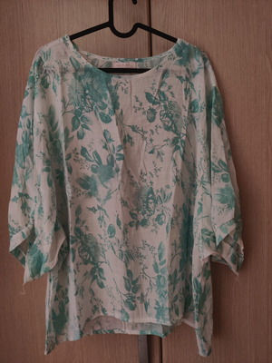 Blouse airy, like new, white and turquoise