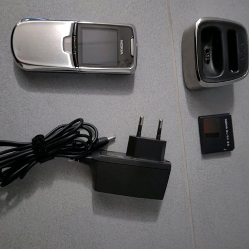 Nokia 8800 used with 2 extra batteries and charger