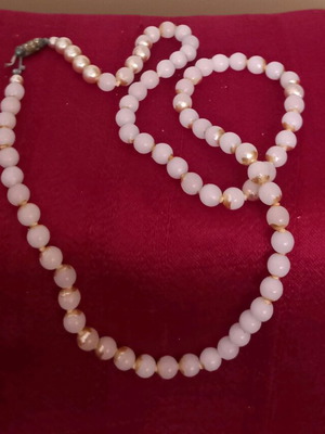 Vintage pearl necklace with gold-pl clasp used
