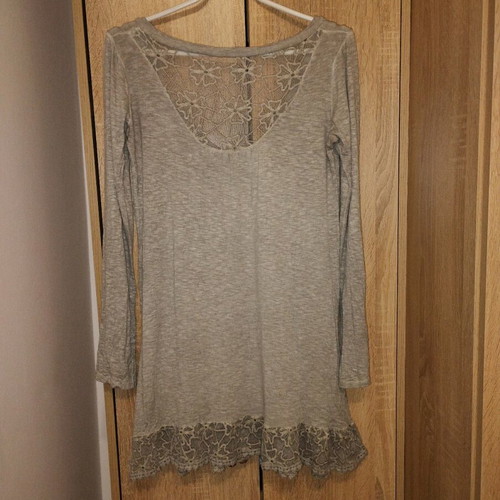 Made in Italy t-shirt dress like new, grey with lace and pockets
