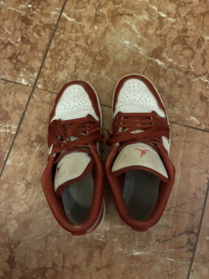 Nike Air Jordan 1 Low sneakers μεταχειρισμένα, κόκκινα και λευκά, μέγεθος 44 ανδρικά