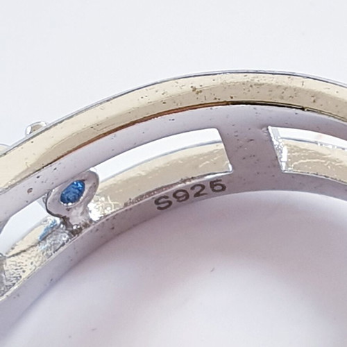Silver 925 ring with blue zircon stones size 57 like new