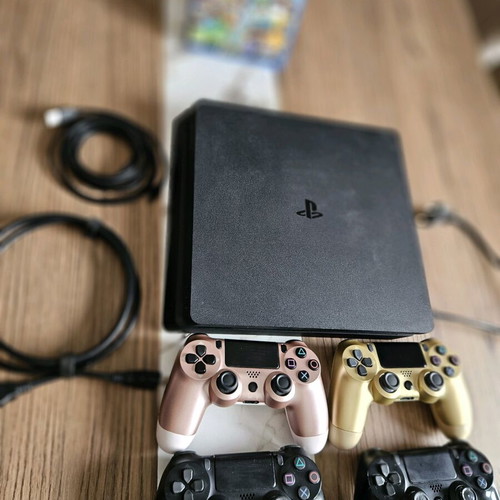Sony Playstation 4 Slim 500GB like new with 4 controllers and Overcooked gift