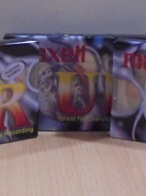 Maxell UR 90 three new audio cassettes