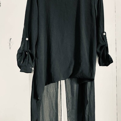 Blouse with tail black like new, size S