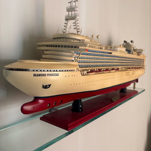 Diamond Princess Hamilton vintage large cruise ship model