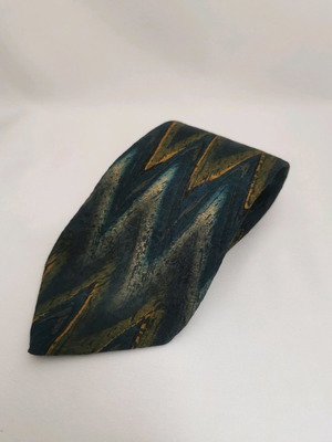 Basile 100% silk tie in excellent condition
