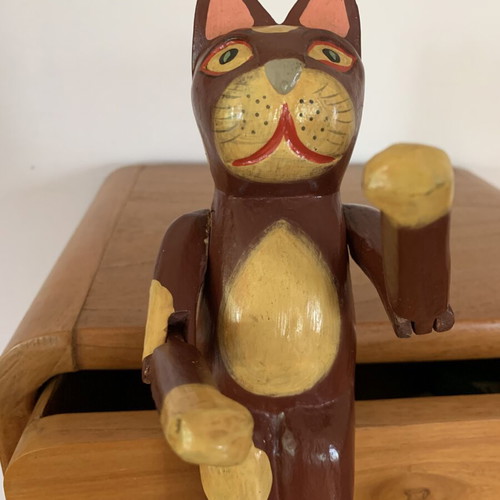 Wooden sitting cat with movable arms, like new, ~20 cm