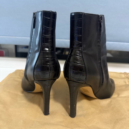 Black ankle boots with heel like new, size 36.5