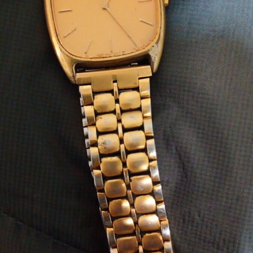 Vintage men's Seiko watch used with replaced bracelet