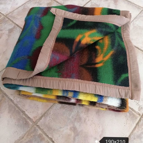 Handmade wool blanket vintage 190×210 like new