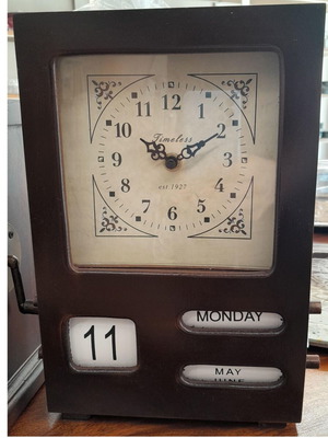 Wooden analog table clock with date and month