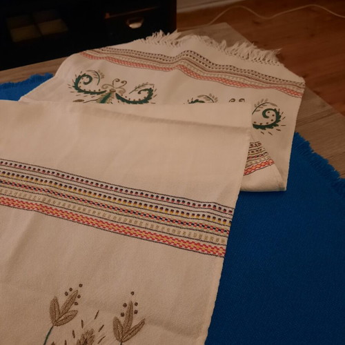 Handmade table runner set with gold thread embroidery
