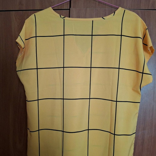 Women's summer shirt onesize like new, yellow