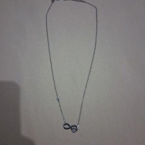 Stainless steel necklace like new, gray and silver