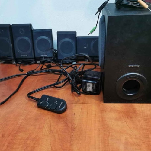 Creative computer speakers with subwoofer like new 5.1