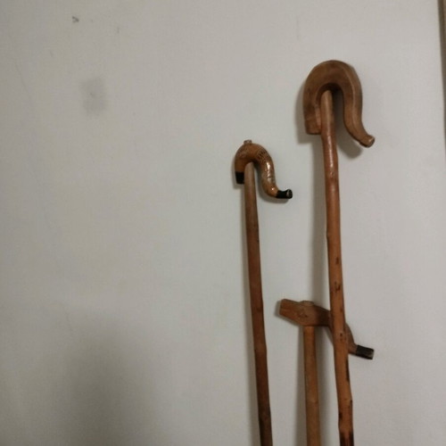Authentic walking sticks like new, pack of 3